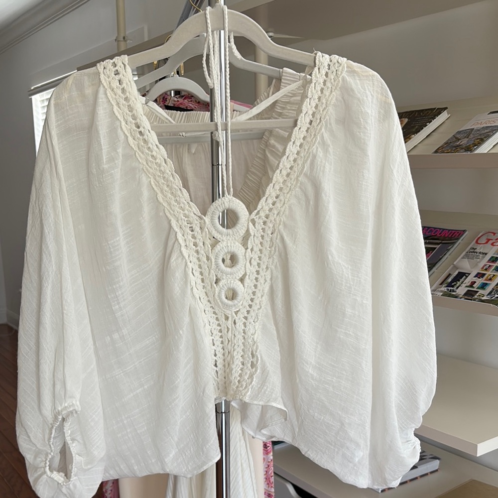 RESORT STYLE Must-haveCurrent Bohemian style ivory Cropped Blouse